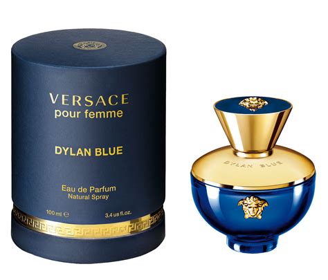 versace pour femme dylan blue.|Versace Dylan Blue female.